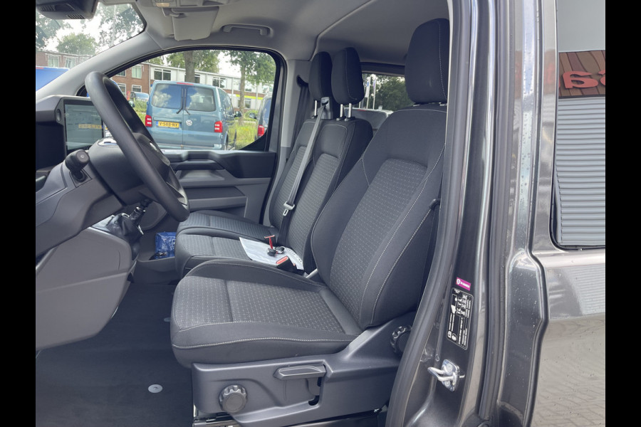 Ford Transit Custom 320 2.0 TDCI 136pk L2H1 Trend DC 6 persoons / NIEUW / BPM vrij! / rijklaar € 39.950 ex btw / lease vanaf € 715 / airco / cruise / camera / metallic lak / led koplampen / euro 6