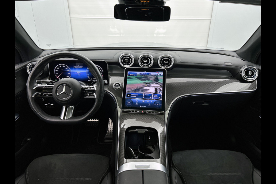 Mercedes-Benz GLC Coupé 300 e 4MATIC AMG Plug-In Hybride | Lichtmetalen velgen 5 spaaks AMG | Panoramadak | DIGITAL LIGHT | KEYLESS GO-comfortpakket | Parkeerpakket met 360°-camera | inclusief 24 maanden MB Certified garantie voor Europa.