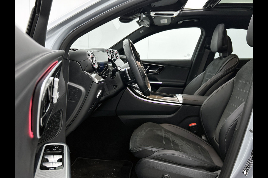 Mercedes-Benz GLC Coupé 300 e 4MATIC AMG Plug-In Hybride | Lichtmetalen velgen 5 spaaks AMG | Panoramadak | DIGITAL LIGHT | KEYLESS GO-comfortpakket | Parkeerpakket met 360°-camera | inclusief 24 maanden MB Certified garantie voor Europa.