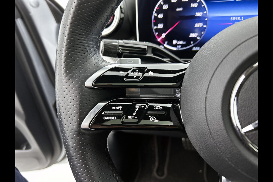 Mercedes-Benz GLC Coupé 300 e 4MATIC AMG Plug-In Hybride | Lichtmetalen velgen 5 spaaks AMG | Panoramadak | DIGITAL LIGHT | KEYLESS GO-comfortpakket | Parkeerpakket met 360°-camera | inclusief 24 maanden MB Certified garantie voor Europa.
