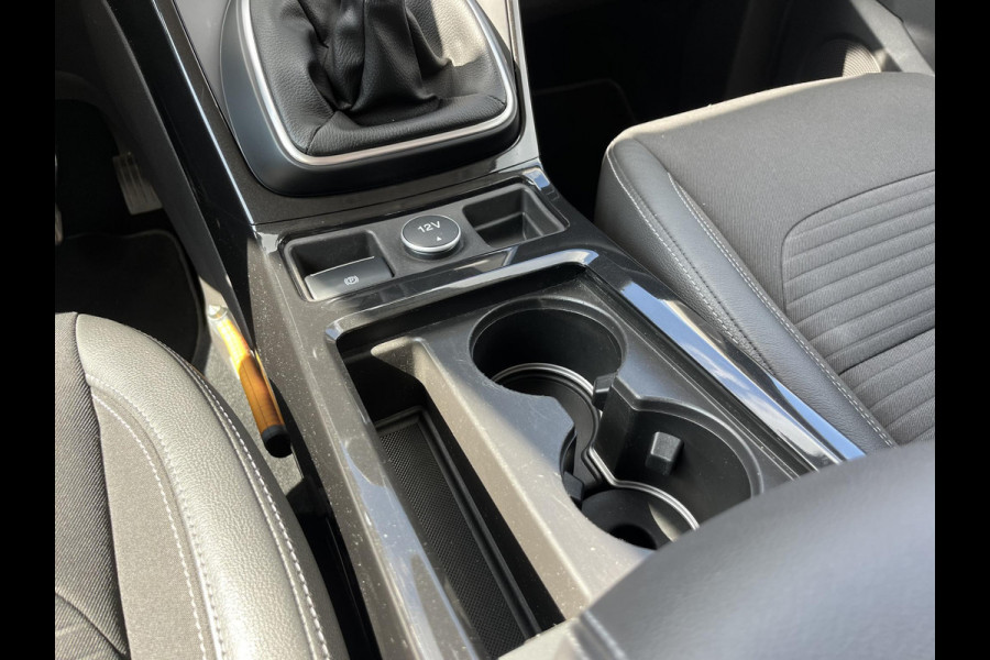 Ford Kuga 1.5 EcoBoost Titanium 120pk Trekhaak | Achteruitrijcamera | Cruise control | Apple Carplay / Android auto | Dealer onderhouden