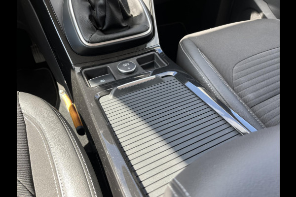 Ford Kuga 1.5 EcoBoost Titanium 120pk Trekhaak | Achteruitrijcamera | Cruise control | Apple Carplay / Android auto | Dealer onderhouden