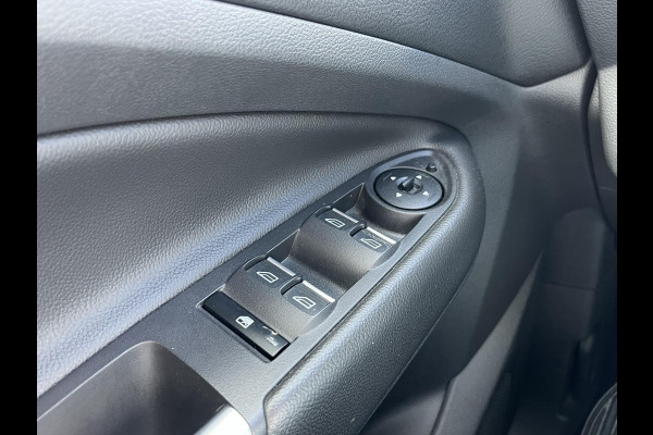Ford Kuga 1.5 EcoBoost Titanium 120pk Trekhaak | Achteruitrijcamera | Cruise control | Apple Carplay / Android auto | Dealer onderhouden