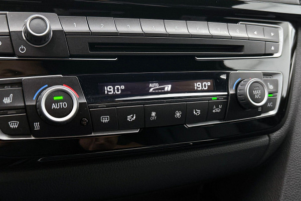 BMW 3 Serie Touring 318i M Sport Corporate Lease(NL-auto, Dealer onderH, Trekhaak, Navi Pro, StoelV, Leer, Climate Con, Etc)