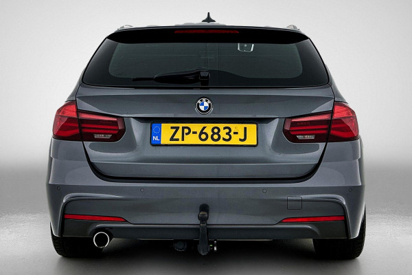 BMW 3 Serie Touring 318i M Sport Corporate Lease(NL-auto, Dealer onderH, Trekhaak, Navi Pro, StoelV, Leer, Climate Con, Etc)