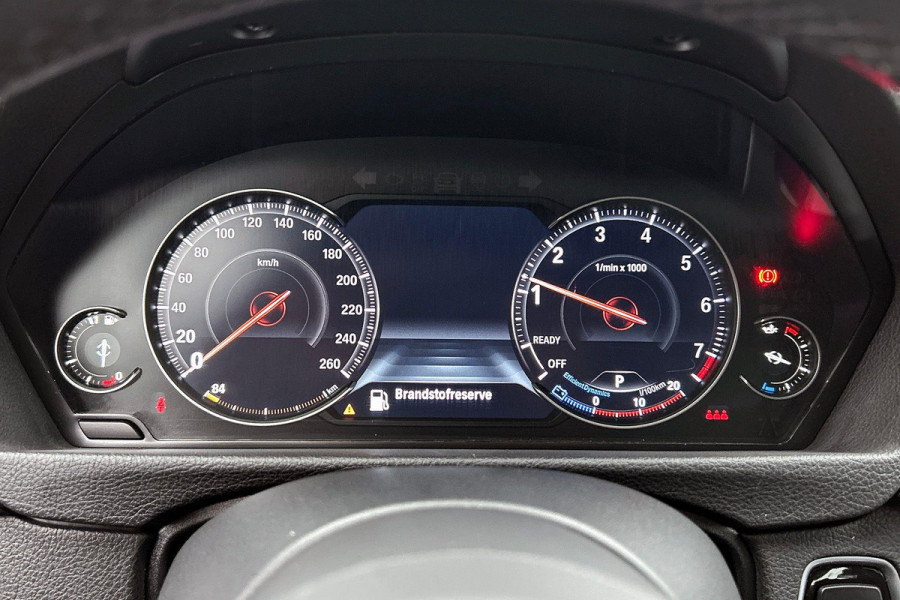 BMW 3 Serie Touring 318i M Sport Corporate Lease(NL-auto, Dealer onderH, Trekhaak, Navi Pro, StoelV, Leer, Climate Con, Etc)