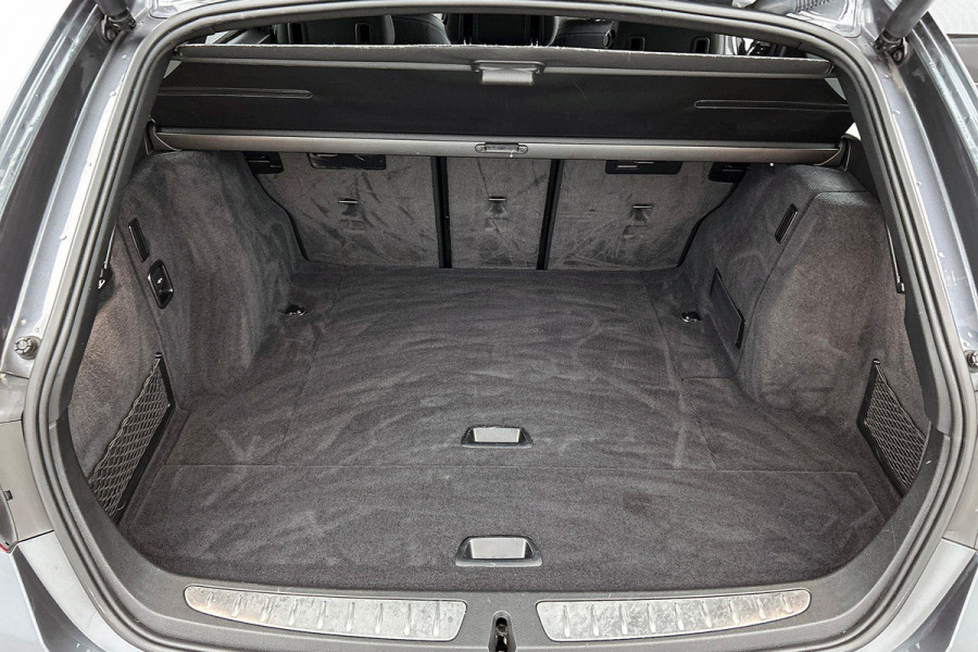 BMW 3 Serie Touring 318i M Sport Corporate Lease(NL-auto, Dealer onderH, Trekhaak, Navi Pro, StoelV, Leer, Climate Con, Etc)