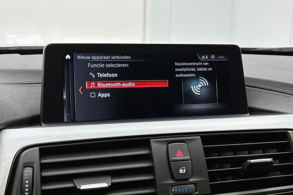 BMW 3 Serie Touring 318i M Sport Corporate Lease(NL-auto, Dealer onderH, Trekhaak, Navi Pro, StoelV, Leer, Climate Con, Etc)