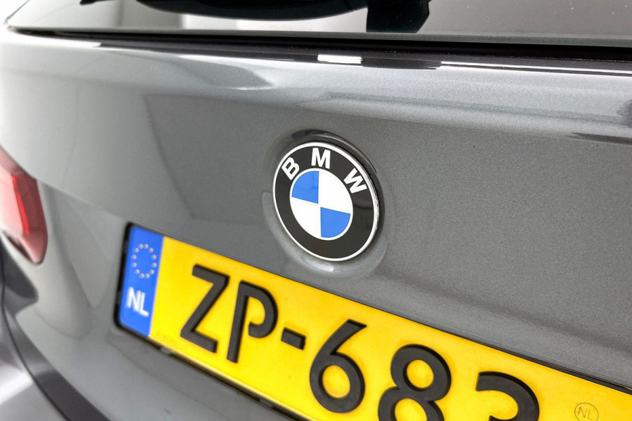 BMW 3 Serie Touring 318i M Sport Corporate Lease(NL-auto, Dealer onderH, Trekhaak, Navi Pro, StoelV, Leer, Climate Con, Etc)