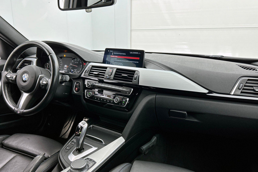 BMW 3 Serie Touring 318i M Sport Corporate Lease(NL-auto, Dealer onderH, Trekhaak, Navi Pro, StoelV, Leer, Climate Con, Etc)