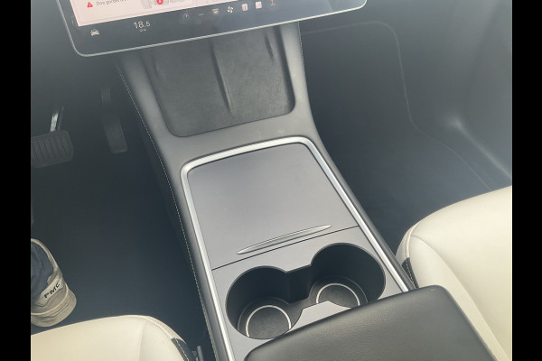 Tesla Model Y Long Range AWD 75 kWh Pano Autopilot Leder Stoelverw Cam NL-Auto!