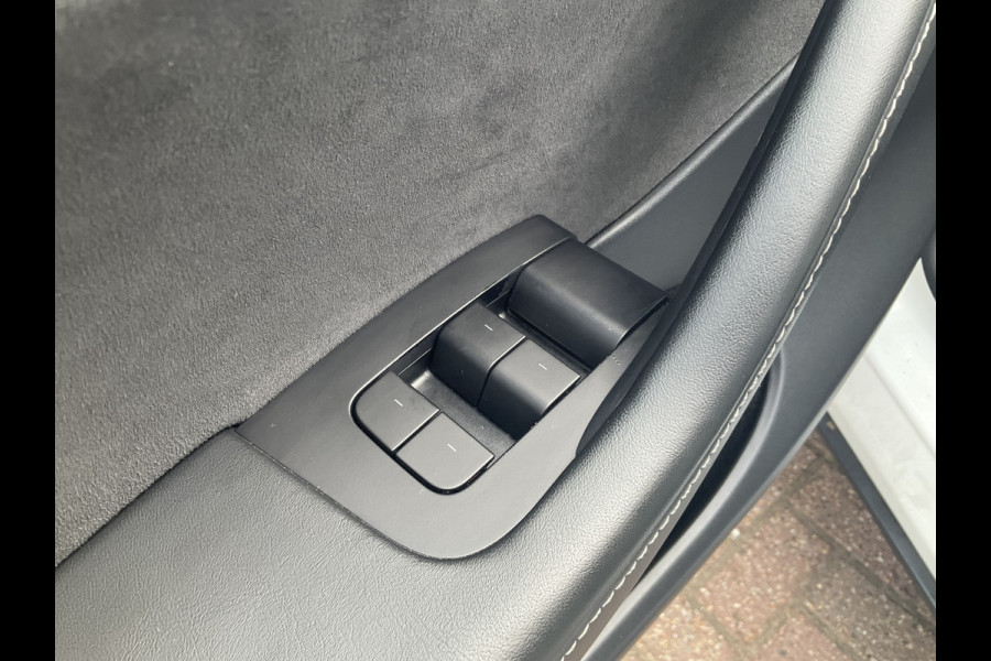 Tesla Model Y Long Range AWD 75 kWh Pano Autopilot Leder Stoelverw Cam NL-Auto!