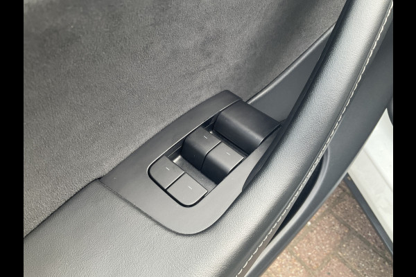 Tesla Model Y Long Range AWD 75 kWh Pano Autopilot Leder Stoelverw Cam NL-Auto!