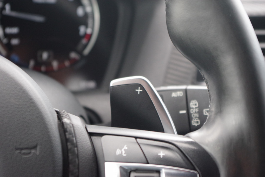 BMW 1-serie 120i Automaat M-Sport Executive 184 PK, Lederen Sportstoelen, Cruise Control