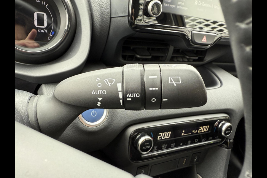 Mazda 2 Hybrid 1.5 Agile Safety & Comfort Pack | CAMERA | PARKEERSENSOREN VOOR EN ACHTER | STOELVERWARMING |