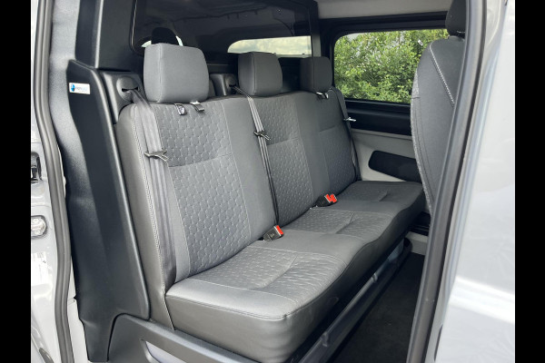 Ford Transit Custom 320 2.0 TDCI L2H1 Limited SCI | 136pk Automaat | DC | Adaptieve Cruise | Stoelverwarming | Achteruitrijcamera | Trekhaak | Dubbele Cabine