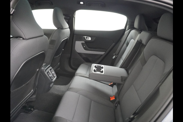 Polestar 2 AUT. 408 pk Long Range Dual Motor 78kWh Trekhaak Panoramadak Keyless-Start-Open(via GSM!) Electr.Stoelen Verwarmd+Achterbank+Stu Verkeersbord detectie Regen-Lichtsensor Virtual-Cockpit Home-Link Uitparkeer+Bots waarschuwing Autonoom-Rem Lane Assist Keyless Connected services Draadloze telefoonlader 1.500kg Trekvermogen 660Nm! €61.000 nieuw!