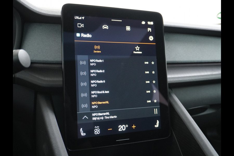 Polestar 2 AUT. 408 pk Long Range Dual Motor 78kWh Trekhaak Panoramadak Keyless-Start-Open(via GSM!) Electr.Stoelen Verwarmd+Achterbank+Stu Verkeersbord detectie Regen-Lichtsensor Virtual-Cockpit Home-Link Uitparkeer+Bots waarschuwing Autonoom-Rem Lane Assist Keyless Connected services Draadloze telefoonlader 1.500kg Trekvermogen 660Nm! €61.000 nieuw!