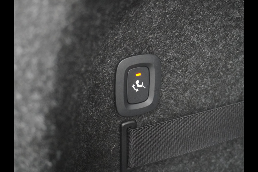 Polestar 2 AUT. 408 pk Long Range Dual Motor 78kWh Trekhaak Panoramadak Keyless-Start-Open(via GSM!) Electr.Stoelen Verwarmd+Achterbank+Stu Verkeersbord detectie Regen-Lichtsensor Virtual-Cockpit Home-Link Uitparkeer+Bots waarschuwing Autonoom-Rem Lane Assist Keyless Connected services Draadloze telefoonlader 1.500kg Trekvermogen 660Nm! €61.000 nieuw!