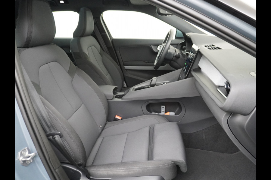 Polestar 2 AUT. 408 pk Long Range Dual Motor 78kWh Trekhaak Panoramadak Keyless-Start-Open(via GSM!) Electr.Stoelen Verwarmd+Achterbank+Stu Verkeersbord detectie Regen-Lichtsensor Virtual-Cockpit Home-Link Uitparkeer+Bots waarschuwing Autonoom-Rem Lane Assist Keyless Connected services Draadloze telefoonlader 1.500kg Trekvermogen 660Nm! €61.000 nieuw!