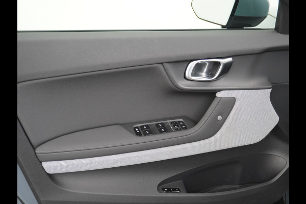 Polestar 2 AUT. 408 pk Long Range Dual Motor 78kWh Trekhaak Panoramadak Keyless-Start-Open(via GSM!) Electr.Stoelen Verwarmd+Achterbank+Stu Verkeersbord detectie Regen-Lichtsensor Virtual-Cockpit Home-Link Uitparkeer+Bots waarschuwing Autonoom-Rem Lane Assist Keyless Connected services Draadloze telefoonlader 1.500kg Trekvermogen 660Nm! €61.000 nieuw!