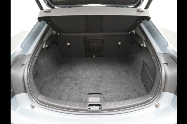 Polestar 2 AUT. 408 pk Long Range Dual Motor 78kWh Trekhaak Panoramadak Keyless-Start-Open(via GSM!) Electr.Stoelen Verwarmd+Achterbank+Stu Verkeersbord detectie Regen-Lichtsensor Virtual-Cockpit Home-Link Uitparkeer+Bots waarschuwing Autonoom-Rem Lane Assist Keyless Connected services Draadloze telefoonlader 1.500kg Trekvermogen 660Nm! €61.000 nieuw!