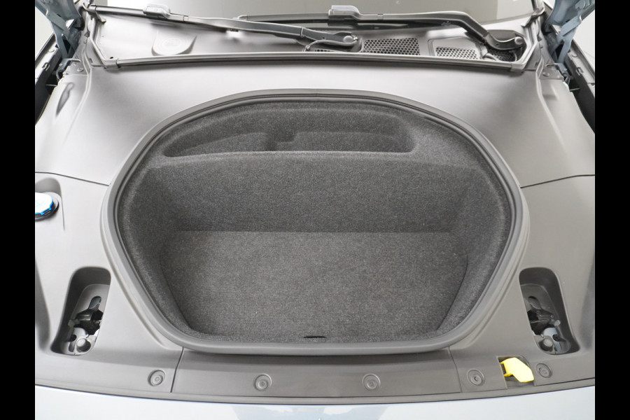 Polestar 2 AUT. 408 pk Long Range Dual Motor 78kWh Trekhaak Panoramadak Keyless-Start-Open(via GSM!) Electr.Stoelen Verwarmd+Achterbank+Stu Verkeersbord detectie Regen-Lichtsensor Virtual-Cockpit Home-Link Uitparkeer+Bots waarschuwing Autonoom-Rem Lane Assist Keyless Connected services Draadloze telefoonlader 1.500kg Trekvermogen 660Nm! €61.000 nieuw!