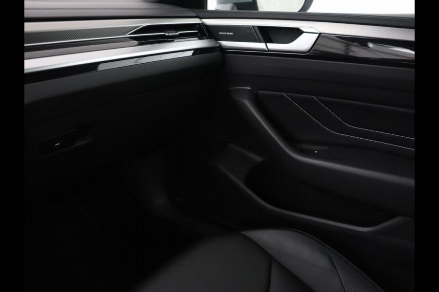 Volkswagen Arteon Shooting Brake 2.0 TSI R-Line Business+ | Panoramadak | Head-Up | Leder | Harman/Kardon | Massage | Matrix LED | Stoelverwarming | Trekhaak | Adaptive cruise