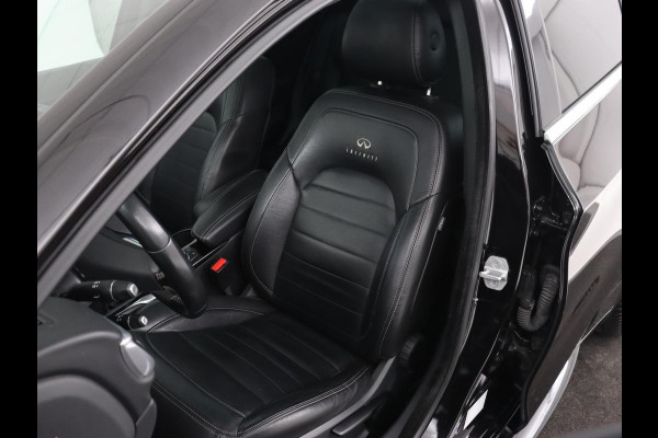 Infiniti Q30 1.6t Business Executive | Panoramadak | Leder | Stoelverwarming | Trekhaak | Navigatie | Climate control | Cruise control