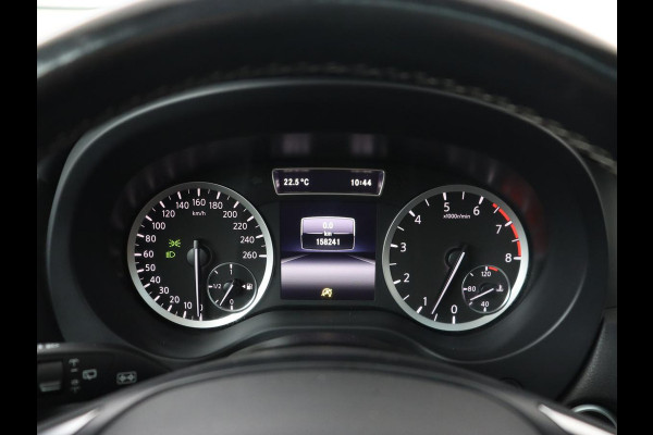 Infiniti Q30 1.6t Business Executive | Panoramadak | Leder | Stoelverwarming | Trekhaak | Navigatie | Climate control | Cruise control