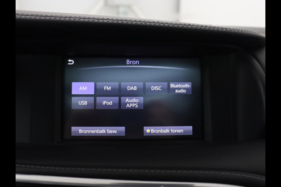 Infiniti Q30 1.6t Business Executive | Panoramadak | Leder | Stoelverwarming | Trekhaak | Navigatie | Climate control | Cruise control