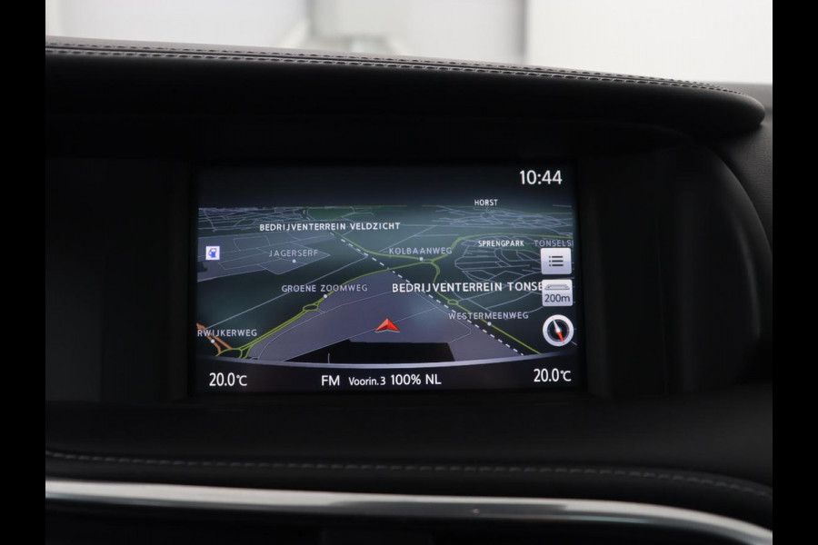 Infiniti Q30 1.6t Business Executive | Panoramadak | Leder | Stoelverwarming | Trekhaak | Navigatie | Climate control | Cruise control