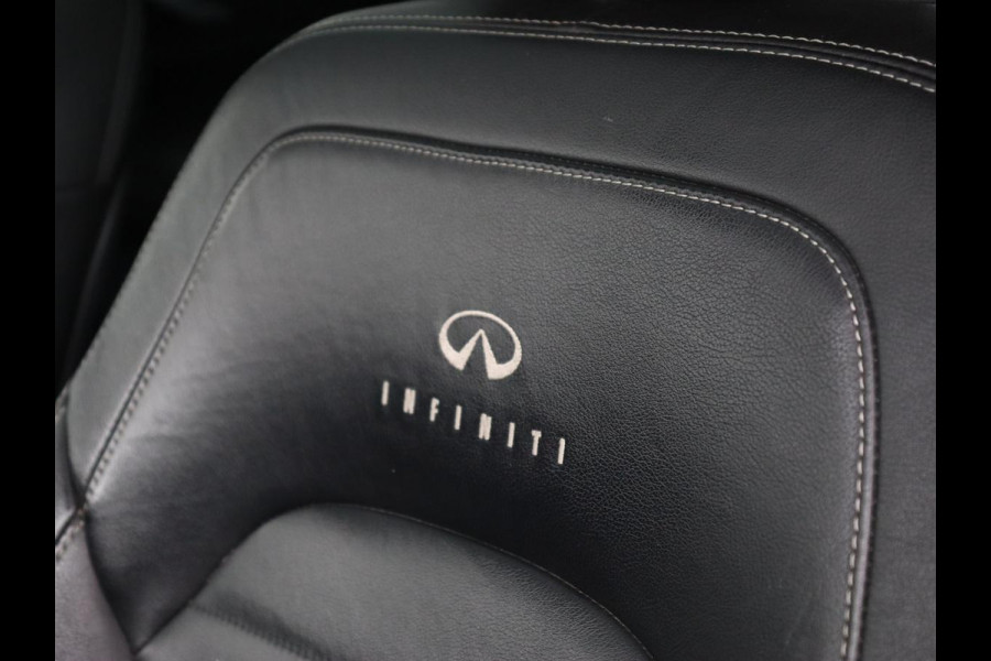 Infiniti Q30 1.6t Business Executive | Panoramadak | Leder | Stoelverwarming | Trekhaak | Navigatie | Climate control | Cruise control