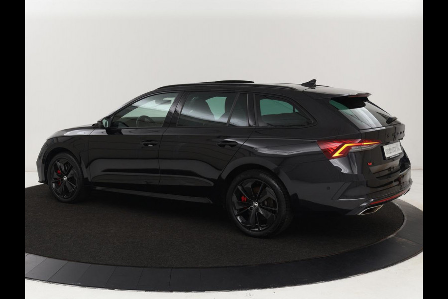 Škoda Octavia Skoda Octavia 1.4 TSI RS iV PHEV | Panoramadak | Head-Up | Stoel & stuurverwarming | Adaptive cruise | Standkachel | Matrix LED  | Camera | Memory | Virtual Cockpit | Side Assist | Achterbankverwarming