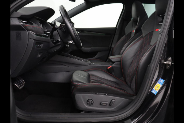 Škoda Octavia Skoda Octavia 1.4 TSI RS iV PHEV | Panoramadak | Head-Up | Stoel & stuurverwarming | Adaptive cruise | Standkachel | Matrix LED  | Camera | Memory | Virtual Cockpit | Side Assist | Achterbankverwarming