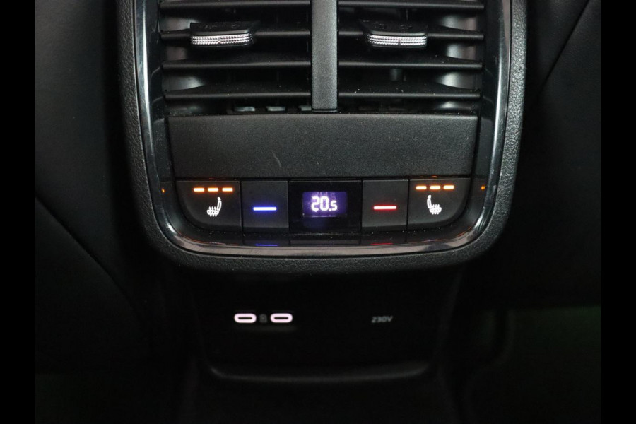 Škoda Octavia Skoda Octavia 1.4 TSI RS iV PHEV | Panoramadak | Head-Up | Stoel & stuurverwarming | Adaptive cruise | Standkachel | Matrix LED  | Camera | Memory | Virtual Cockpit | Side Assist | Achterbankverwarming