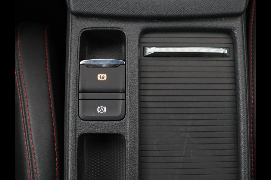 Škoda Octavia Skoda Octavia 1.4 TSI RS iV PHEV | Panoramadak | Head-Up | Stoel & stuurverwarming | Adaptive cruise | Standkachel | Matrix LED  | Camera | Memory | Virtual Cockpit | Side Assist | Achterbankverwarming