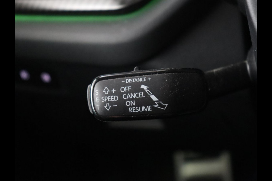 Škoda Octavia Skoda Octavia 1.4 TSI RS iV PHEV | Panoramadak | Head-Up | Stoel & stuurverwarming | Adaptive cruise | Standkachel | Matrix LED  | Camera | Memory | Virtual Cockpit | Side Assist | Achterbankverwarming