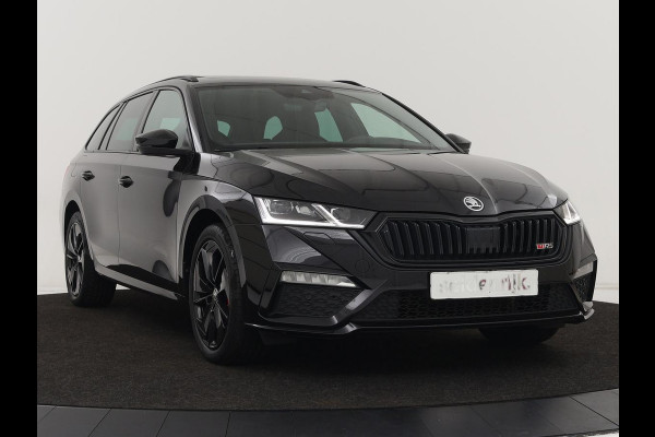 Škoda Octavia Skoda Octavia 1.4 TSI RS iV PHEV | Panoramadak | Head-Up | Stoel & stuurverwarming | Adaptive cruise | Standkachel | Matrix LED  | Camera | Memory | Virtual Cockpit | Side Assist | Achterbankverwarming