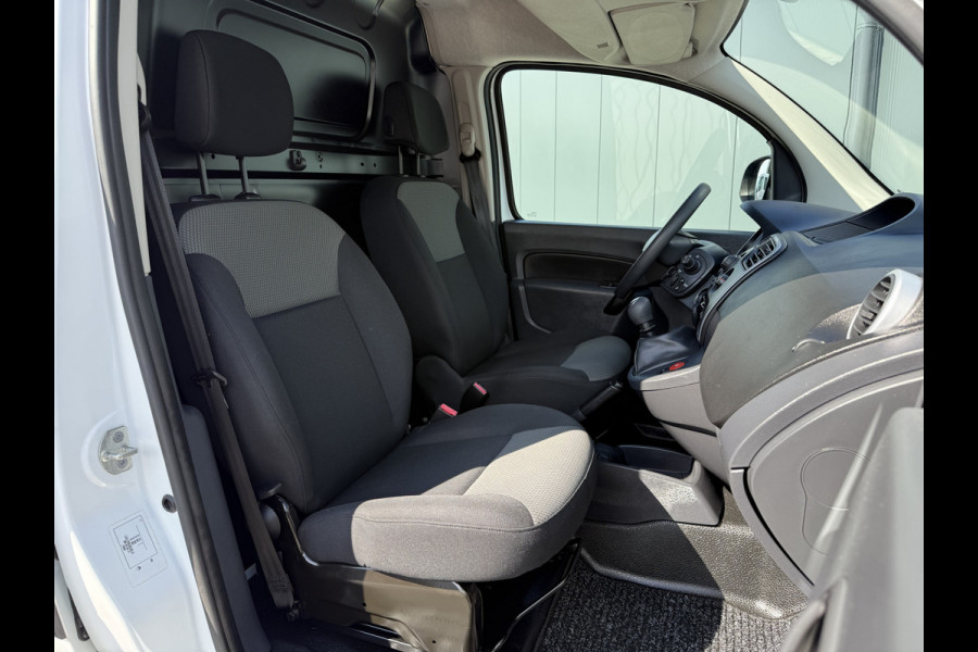 Renault Kangoo 1.5 Blue dCi 80 / RUIKT NOG NIEUW !! / 1e EIG. / !! 3.582 KM !! / 6-BAK / AIRCO / PDC / NETTE BUS