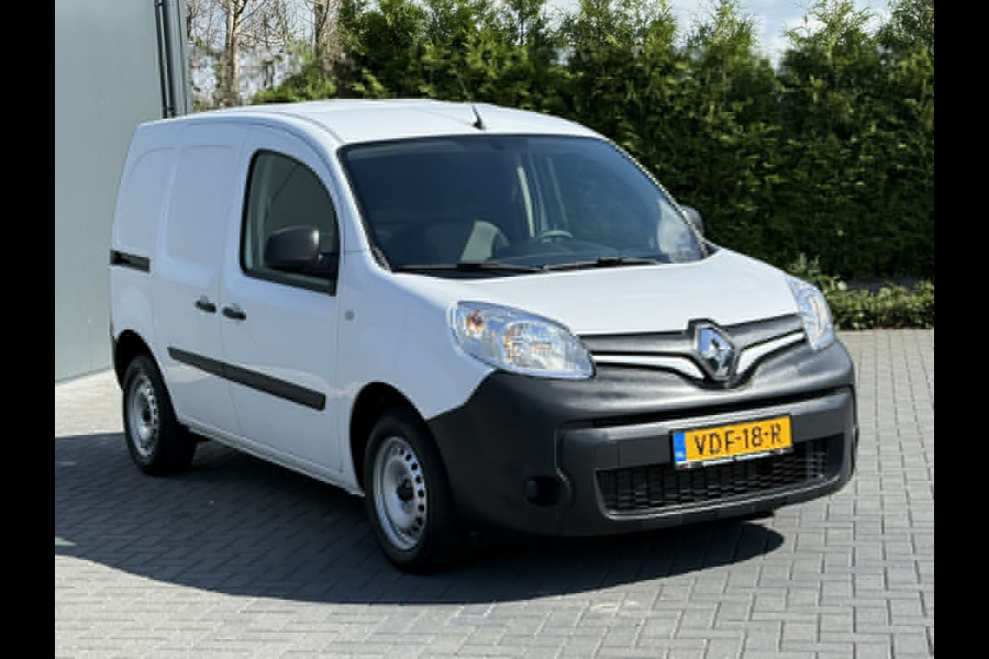 Renault Kangoo 1.5 Blue dCi 80 / RUIKT NOG NIEUW !! / 1e EIG. / !! 3.582 KM !! / 6-BAK / AIRCO / PDC / NETTE BUS