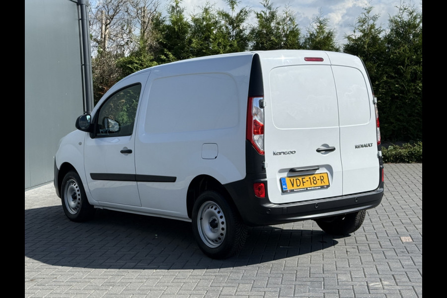 Renault Kangoo 1.5 Blue dCi 80 / RUIKT NOG NIEUW !! / 1e EIG. / !! 3.582 KM !! / 6-BAK / AIRCO / PDC / NETTE BUS