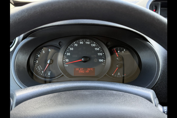Renault Kangoo 1.5 Blue dCi 80 / RUIKT NOG NIEUW !! / 1e EIG. / !! 3.582 KM !! / 6-BAK / AIRCO / PDC / NETTE BUS