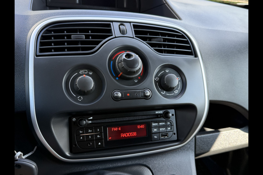 Renault Kangoo 1.5 Blue dCi 80 / RUIKT NOG NIEUW !! / 1e EIG. / !! 3.582 KM !! / 6-BAK / AIRCO / PDC / NETTE BUS