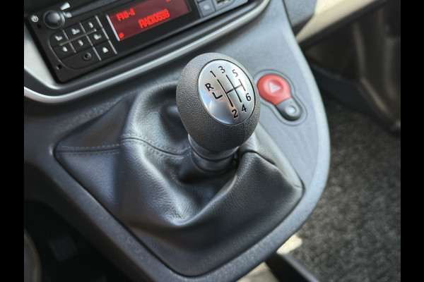 Renault Kangoo 1.5 Blue dCi 80 / RUIKT NOG NIEUW !! / 1e EIG. / !! 3.582 KM !! / 6-BAK / AIRCO / PDC / NETTE BUS