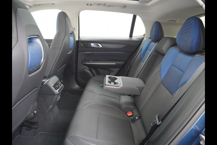 Lynk & Co 01 1.5 PHEV AUT-7 261pk Pano-Schuif-K-dak 20" 360°Camera Apple Carplay Android Auto Adaptive-Cruise Navi Pdc Ecc Keyless Led Plug-I Elek.Memory.Stoel File assistent Dodehoek detector Elektrisch bedienbare achterklep Rijstrooksensor Wifi Verkeersbord detectie 425Nm koppel 3,7kw laadvermogen A-label Euro 6 Hybride Benzine/Elektrisch rijden tot ca.69km 1.800kg trekvermogen