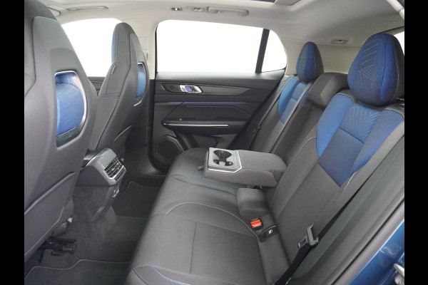 Lynk & Co 01 1.5 PHEV AUT-7 261pk Pano-Schuif-K-dak 20" 360°Camera Apple Carplay Android Auto Adaptive-Cruise Navi Pdc Ecc Keyless Led Plug-I Elek.Memory.Stoel File assistent Dodehoek detector Elektrisch bedienbare achterklep Rijstrooksensor Wifi Verkeersbord detectie 425Nm koppel 3,7kw laadvermogen A-label Euro 6 Hybride Benzine/Elektrisch rijden tot ca.69km 1.800kg trekvermogen