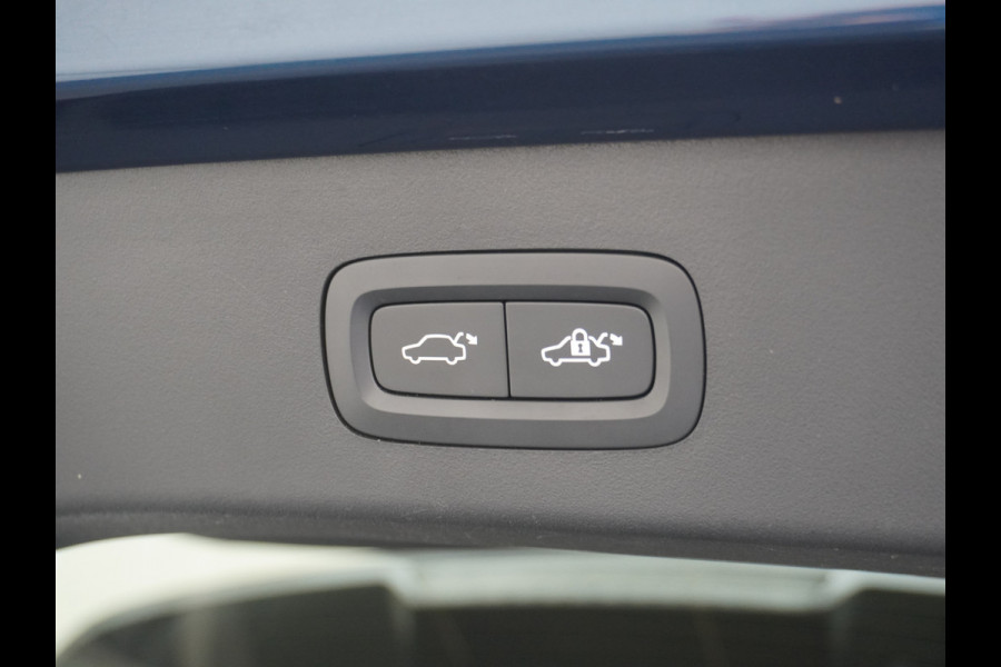 Lynk & Co 01 1.5 PHEV AUT-7 261pk Pano-Schuif-K-dak 20" 360°Camera Apple Carplay Android Auto Adaptive-Cruise Navi Pdc Ecc Keyless Led Plug-I Elek.Memory.Stoel File assistent Dodehoek detector Elektrisch bedienbare achterklep Rijstrooksensor Wifi Verkeersbord detectie 425Nm koppel 3,7kw laadvermogen A-label Euro 6 Hybride Benzine/Elektrisch rijden tot ca.69km 1.800kg trekvermogen