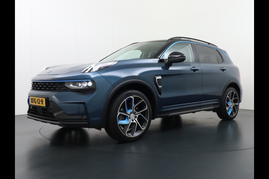 Lynk & Co 01 1.5 PHEV AUT-7 261pk Pano-Schuif-K-dak 20" 360°Camera Apple Carplay Android Auto Adaptive-Cruise Navi Pdc Ecc Keyless Led Plug-I Elek.Memory.Stoel File assistent Dodehoek detector Elektrisch bedienbare achterklep Rijstrooksensor Wifi Verkeersbord detectie 425Nm koppel 3,7kw laadvermogen A-label Euro 6 Hybride Benzine/Elektrisch rijden tot ca.69km 1.800kg trekvermogen