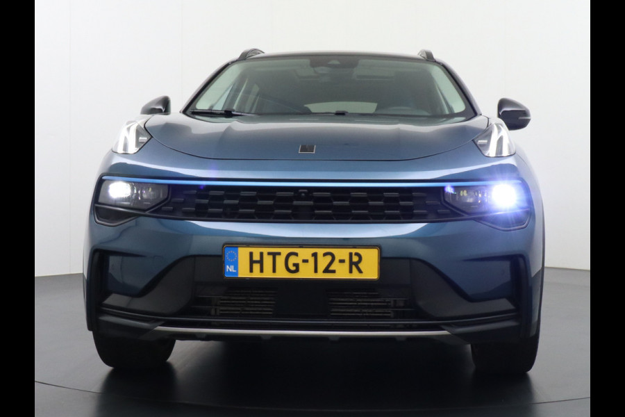 Lynk & Co 01 1.5 PHEV AUT-7 261pk Pano-Schuif-K-dak 20" 360°Camera Apple Carplay Android Auto Adaptive-Cruise Navi Pdc Ecc Keyless Led Plug-I Elek.Memory.Stoel File assistent Dodehoek detector Elektrisch bedienbare achterklep Rijstrooksensor Wifi Verkeersbord detectie 425Nm koppel 3,7kw laadvermogen A-label Euro 6 Hybride Benzine/Elektrisch rijden tot ca.69km 1.800kg trekvermogen